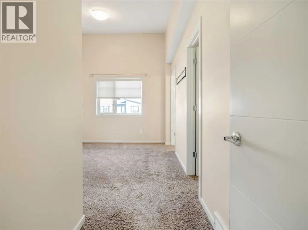 4, 450 Highlands Boulevard W