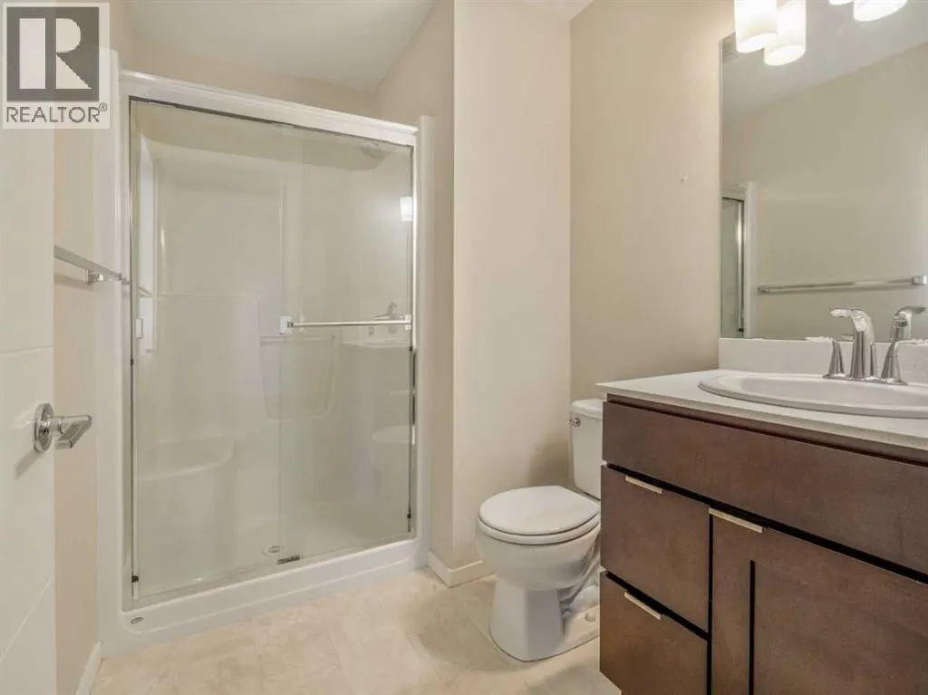 4, 450 Highlands Boulevard W
