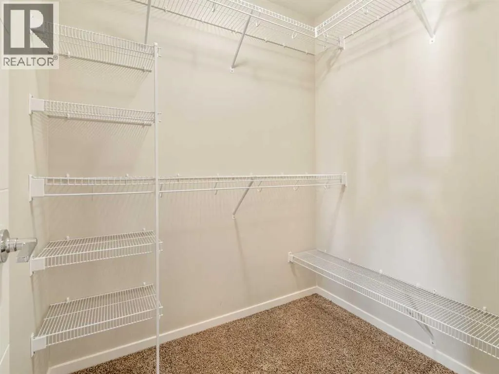4, 450 Highlands Boulevard W