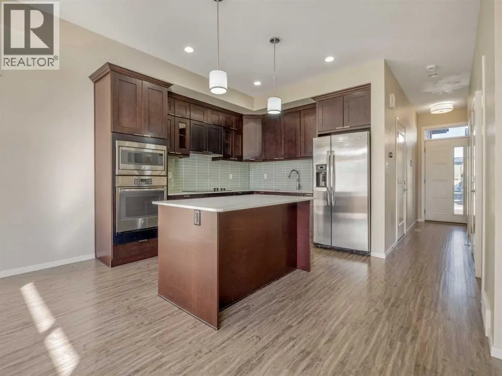 4, 450 Highlands Boulevard W