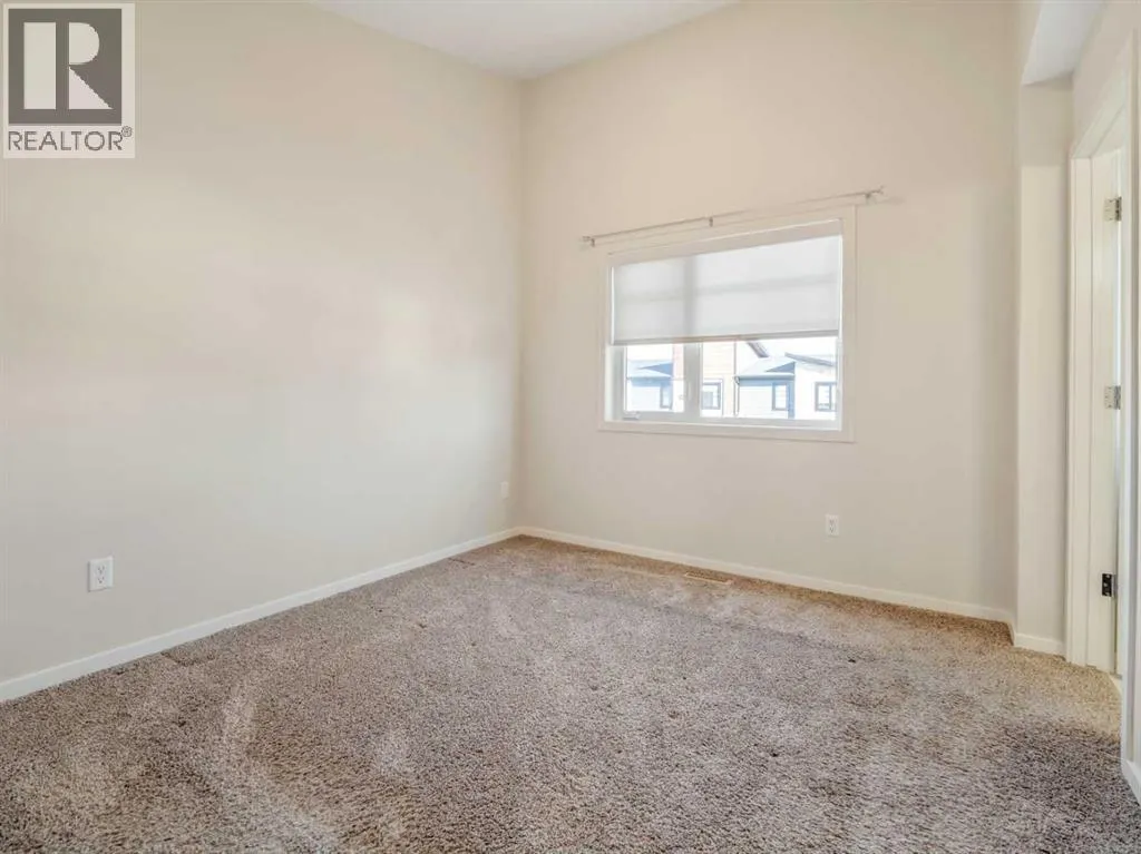 4, 450 Highlands Boulevard W