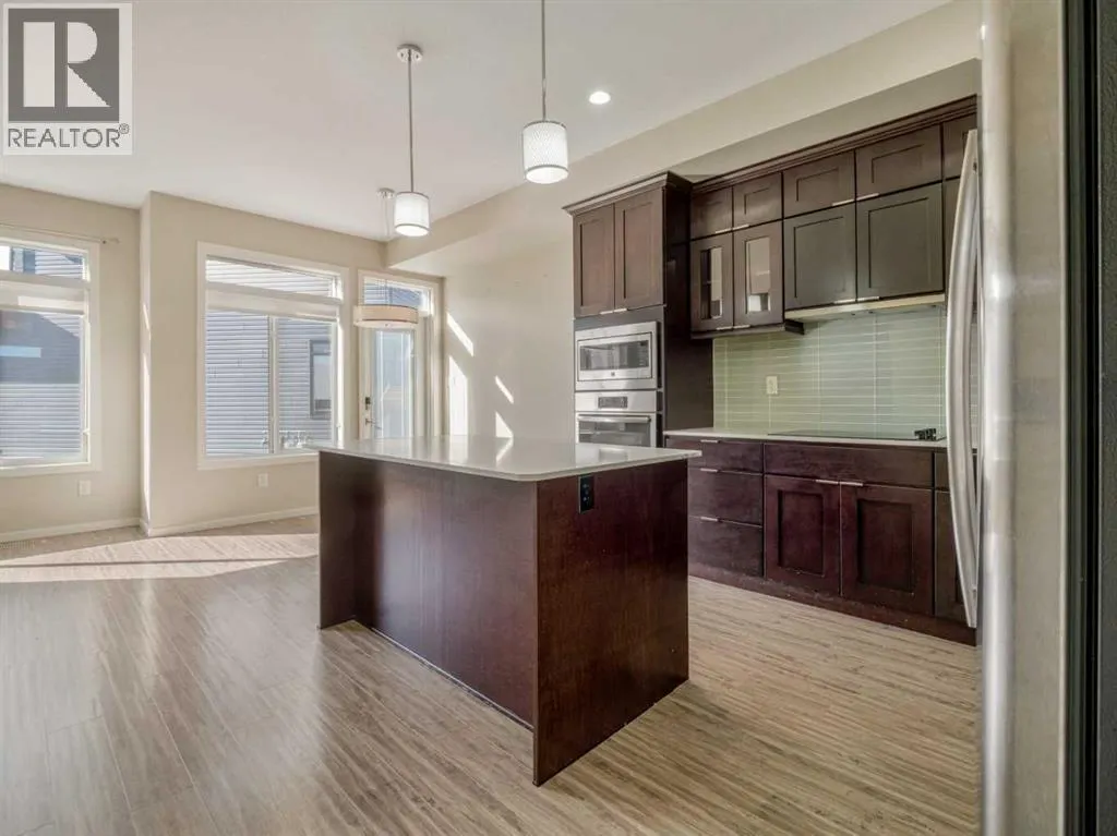 4, 450 Highlands Boulevard W