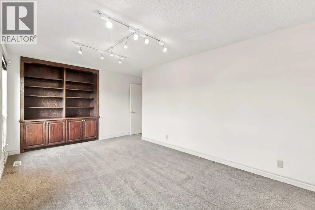 81 Oberlin Avenue