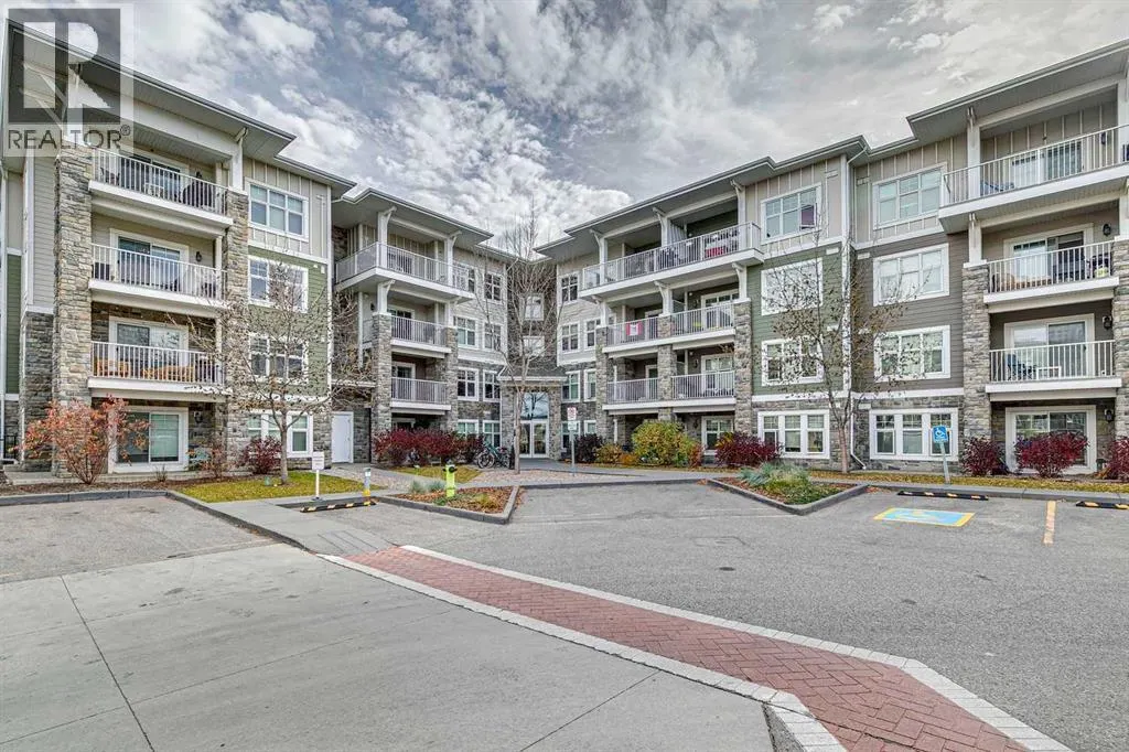 2201, 11 Mahogany Row SE
