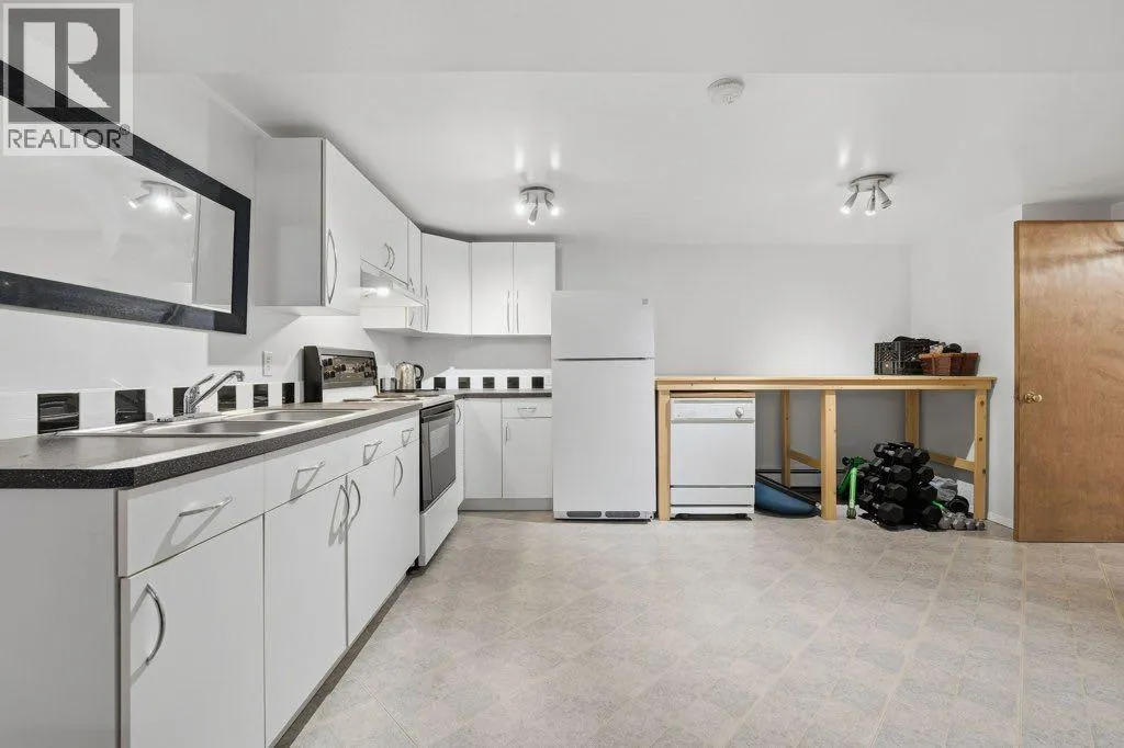 3239 Kenmare Crescent SW