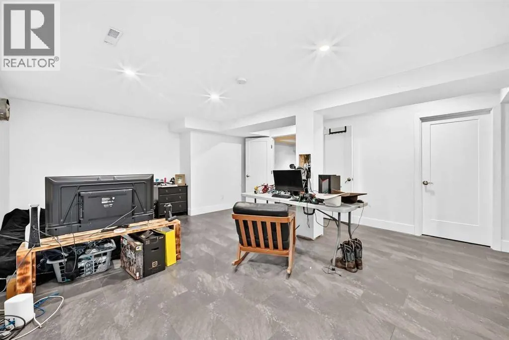 448 Cantrell Drive SW