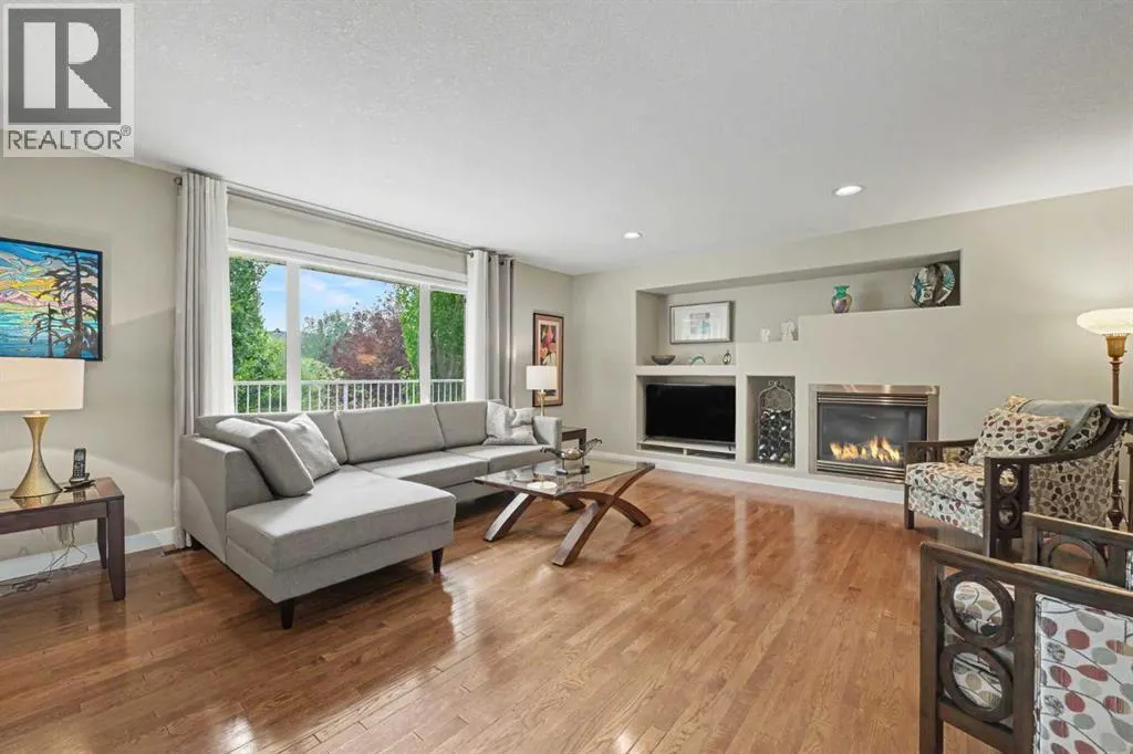 915 Coopers Drive SW