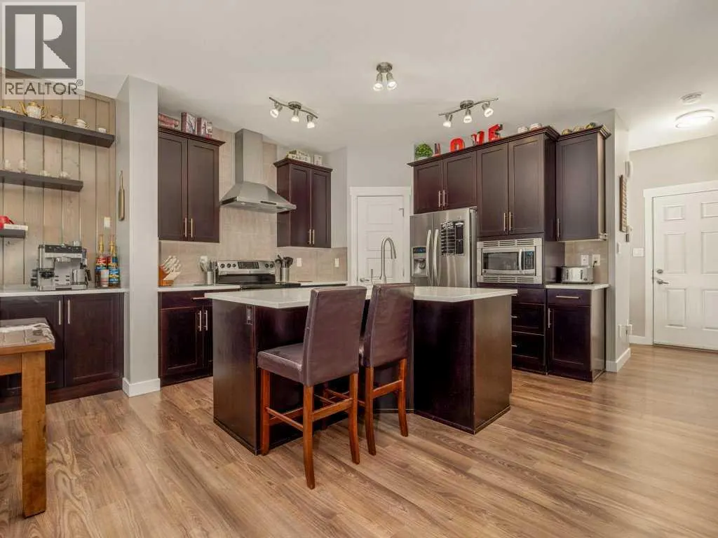 386 Moonlight Way W