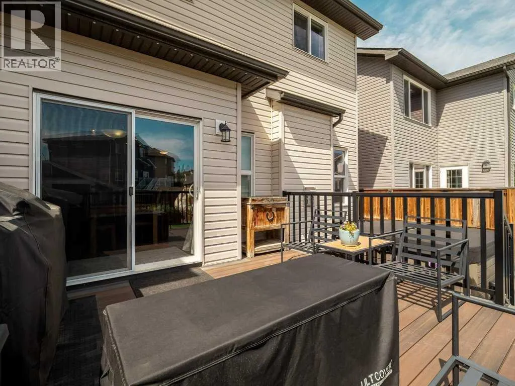 386 Moonlight Way W