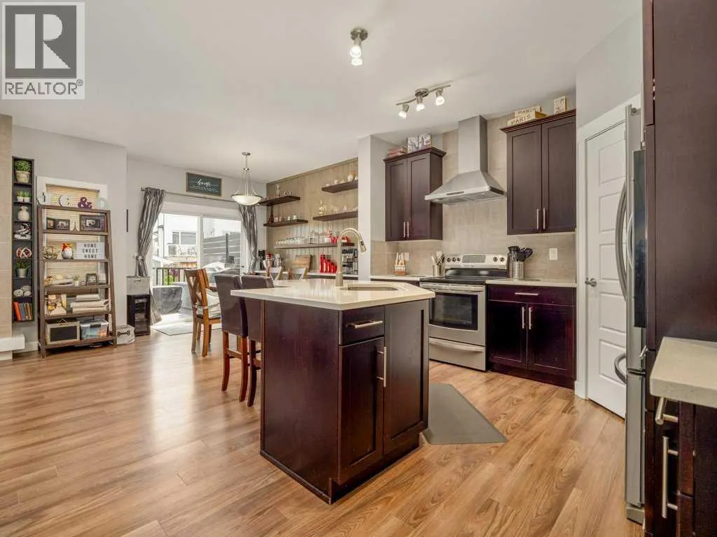 386 Moonlight Way W