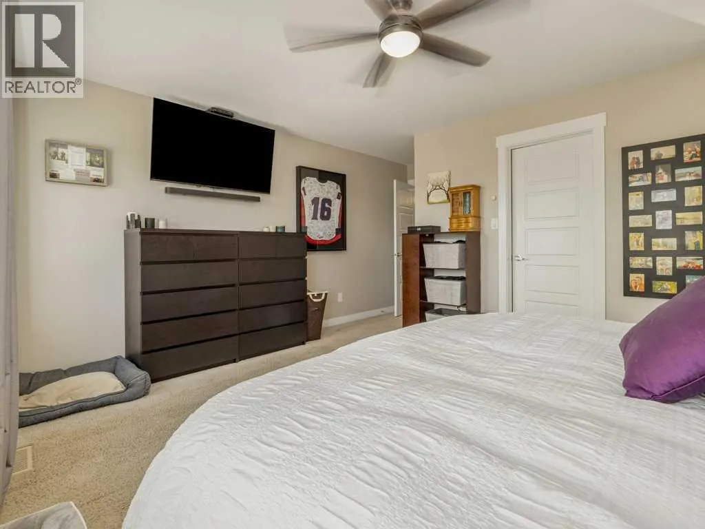 386 Moonlight Way W
