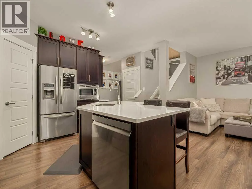 386 Moonlight Way W