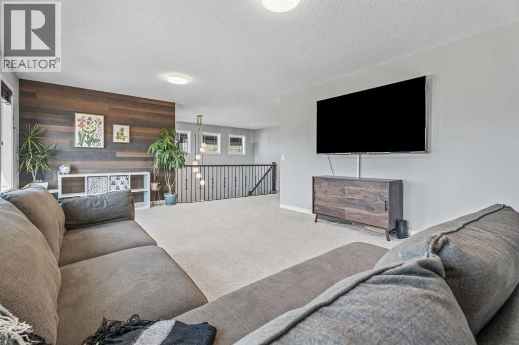 6 Storm Mountain Place