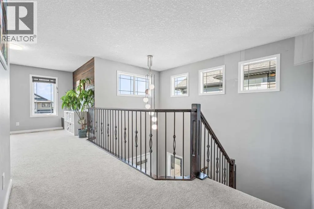 6 Storm Mountain Place