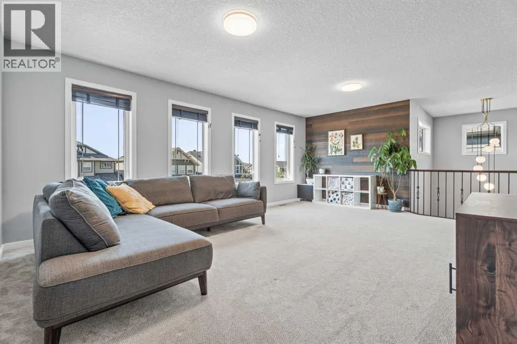 6 Storm Mountain Place