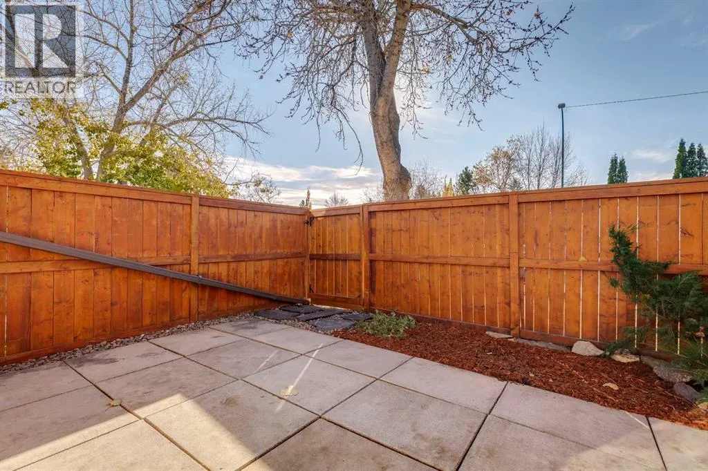 34, 330 Canterbury Drive SW
