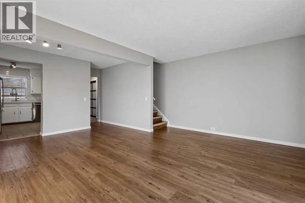 34, 330 Canterbury Drive SW