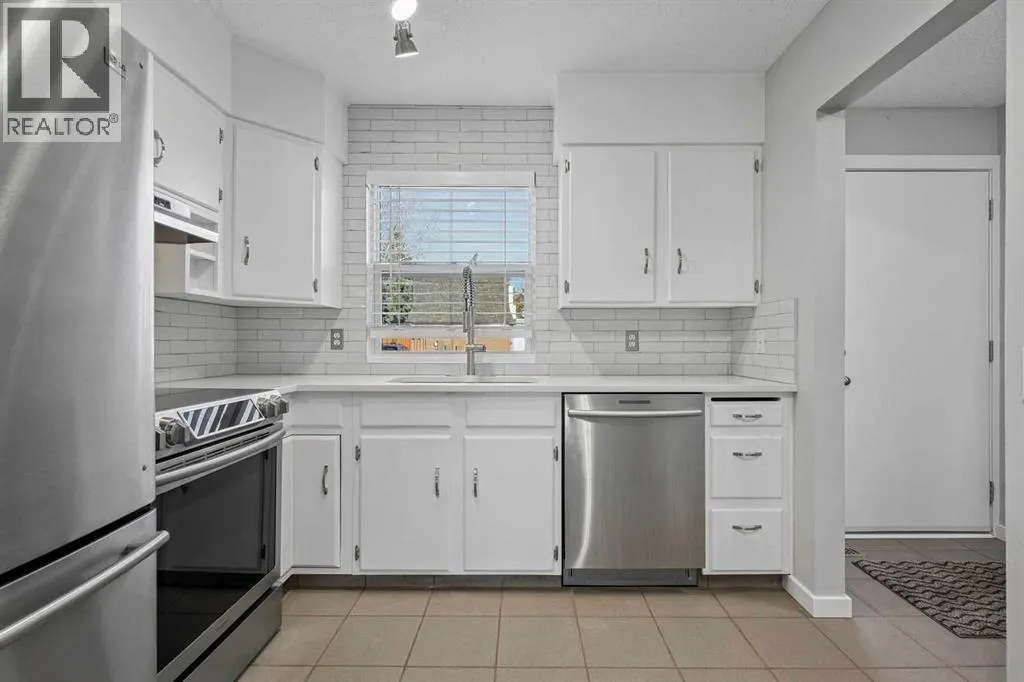 34, 330 Canterbury Drive SW