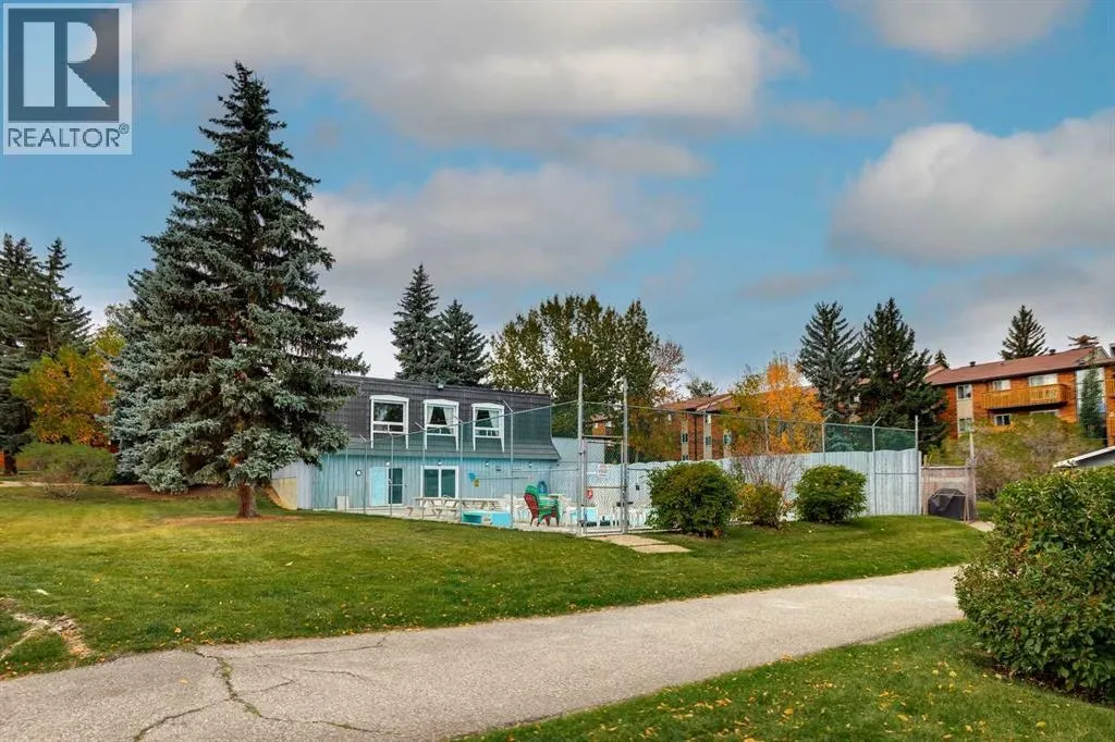 34, 330 Canterbury Drive SW