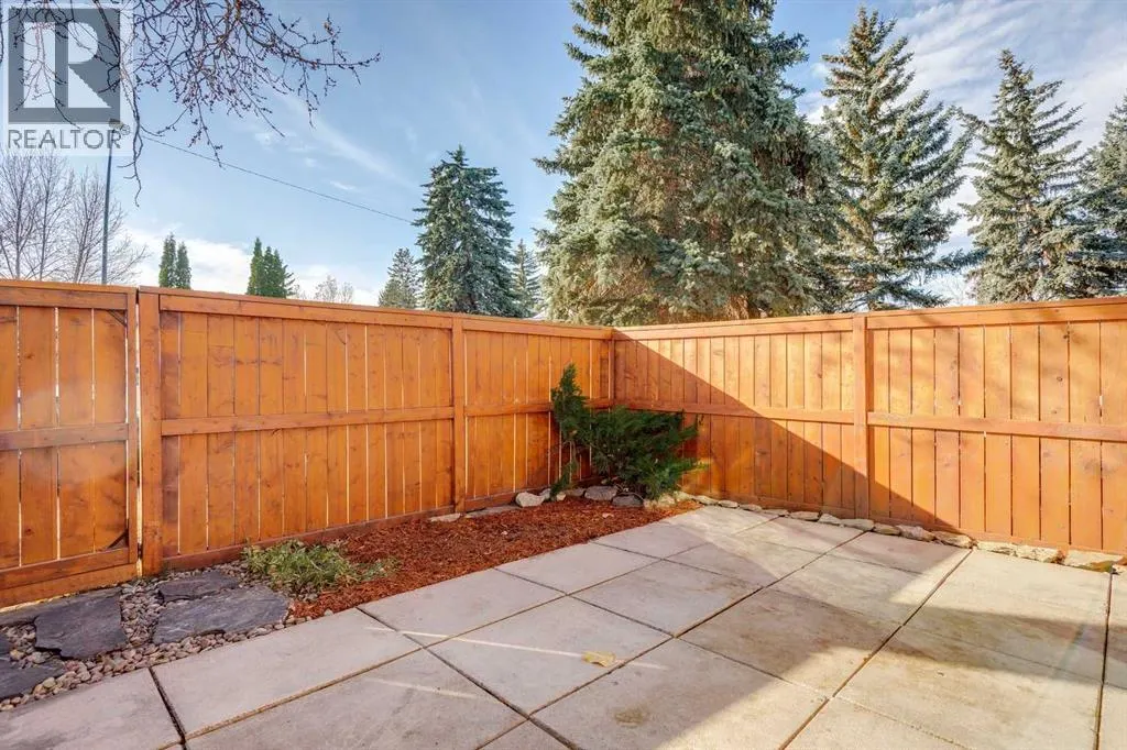 34, 330 Canterbury Drive SW