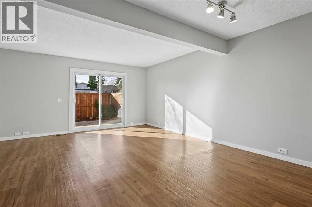 34, 330 Canterbury Drive SW