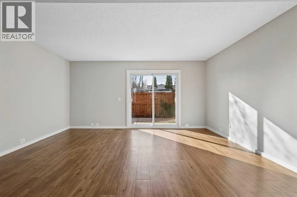 34, 330 Canterbury Drive SW