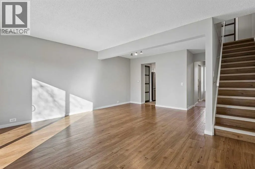 34, 330 Canterbury Drive SW