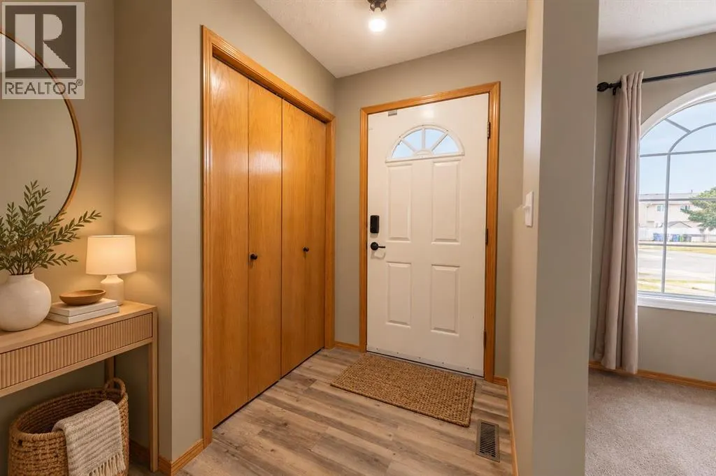 16 Davis Close