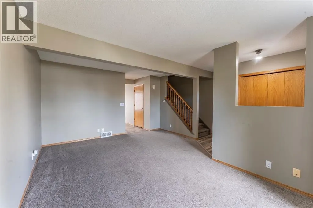 16 Davis Close