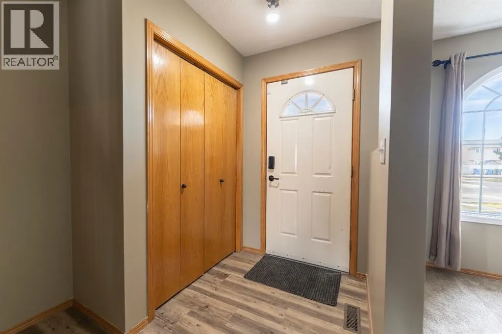 16 Davis Close