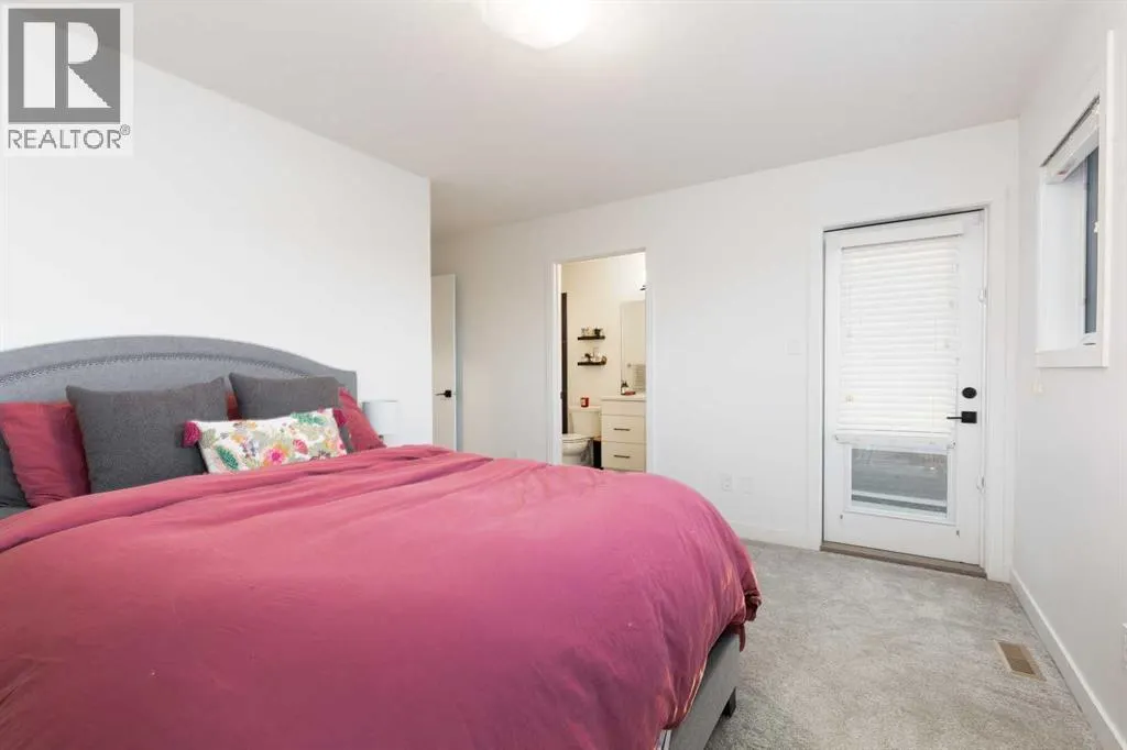 110, 210 Firelight Way W