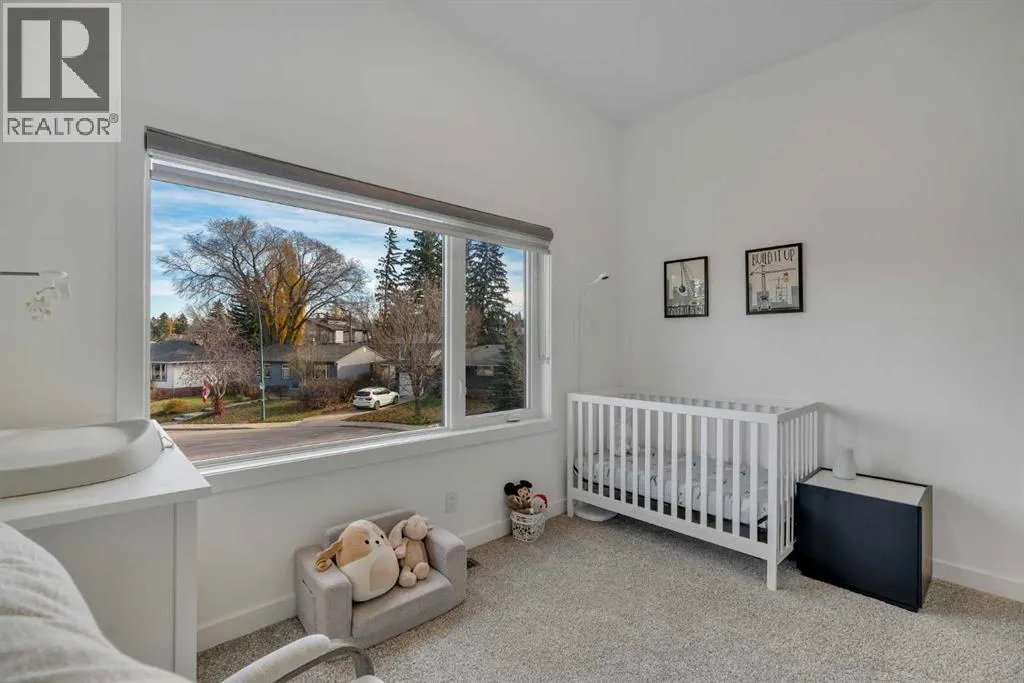 2327B Osborne Crescent SW