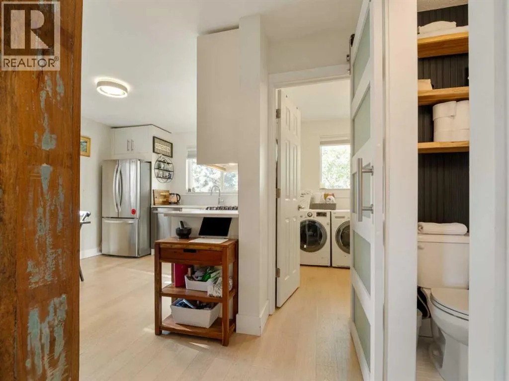 1306 9 Street N