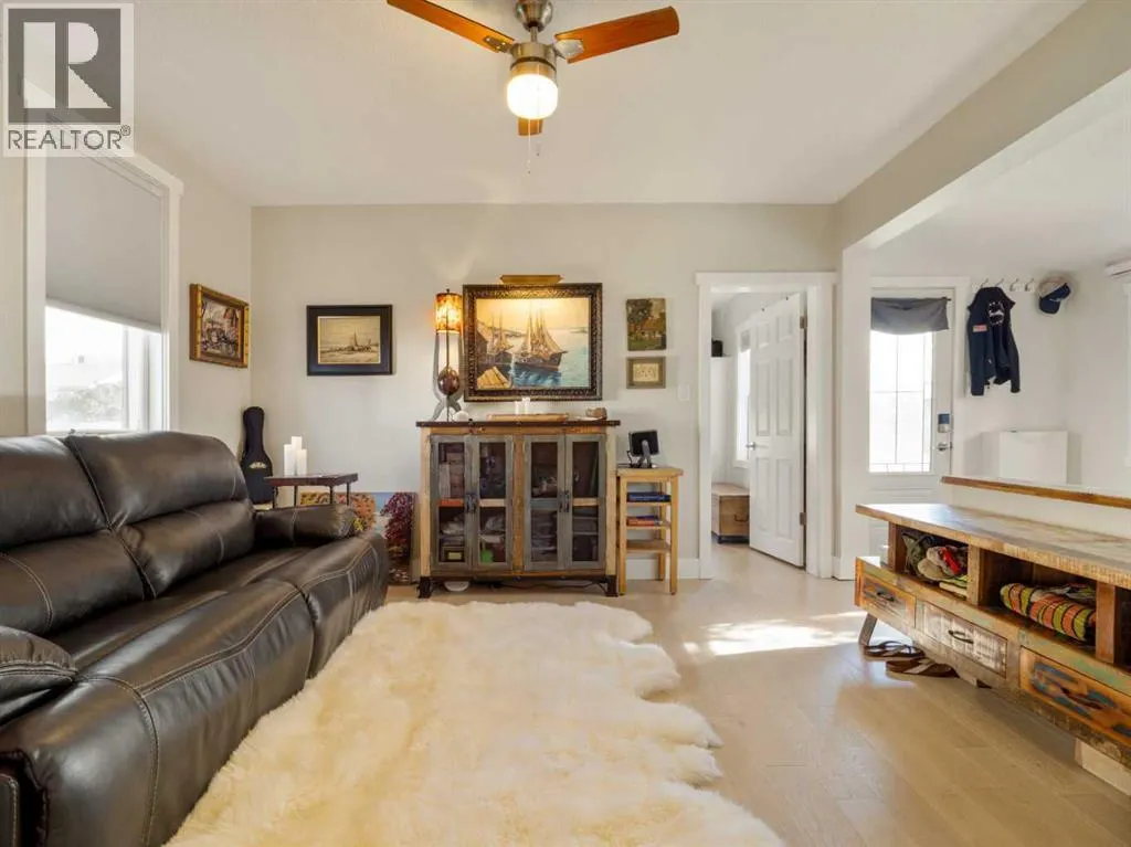 1306 9 Street N