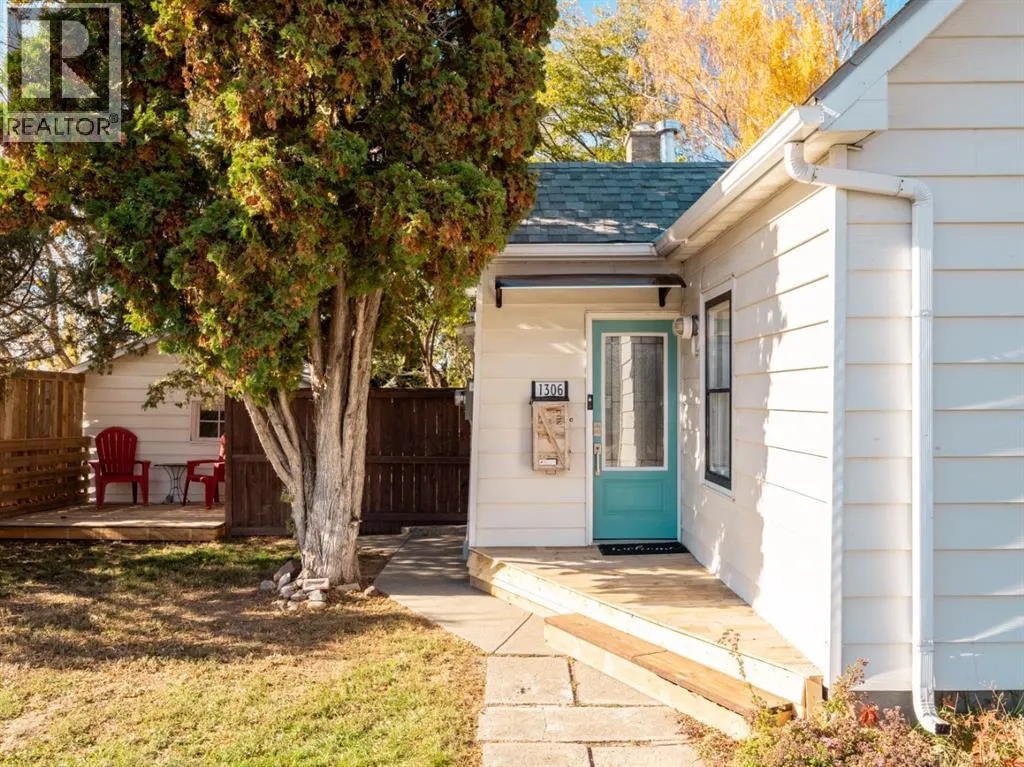 1306 9 Street N