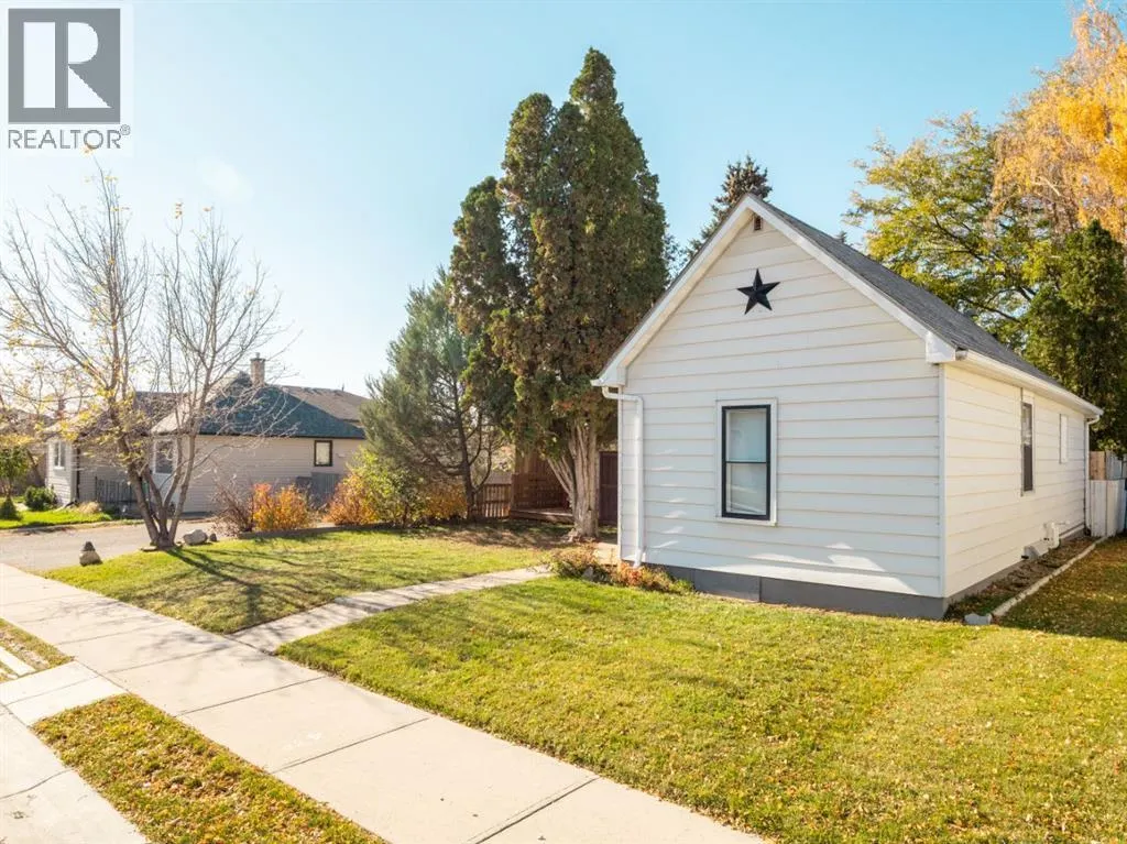 1306 9 Street N