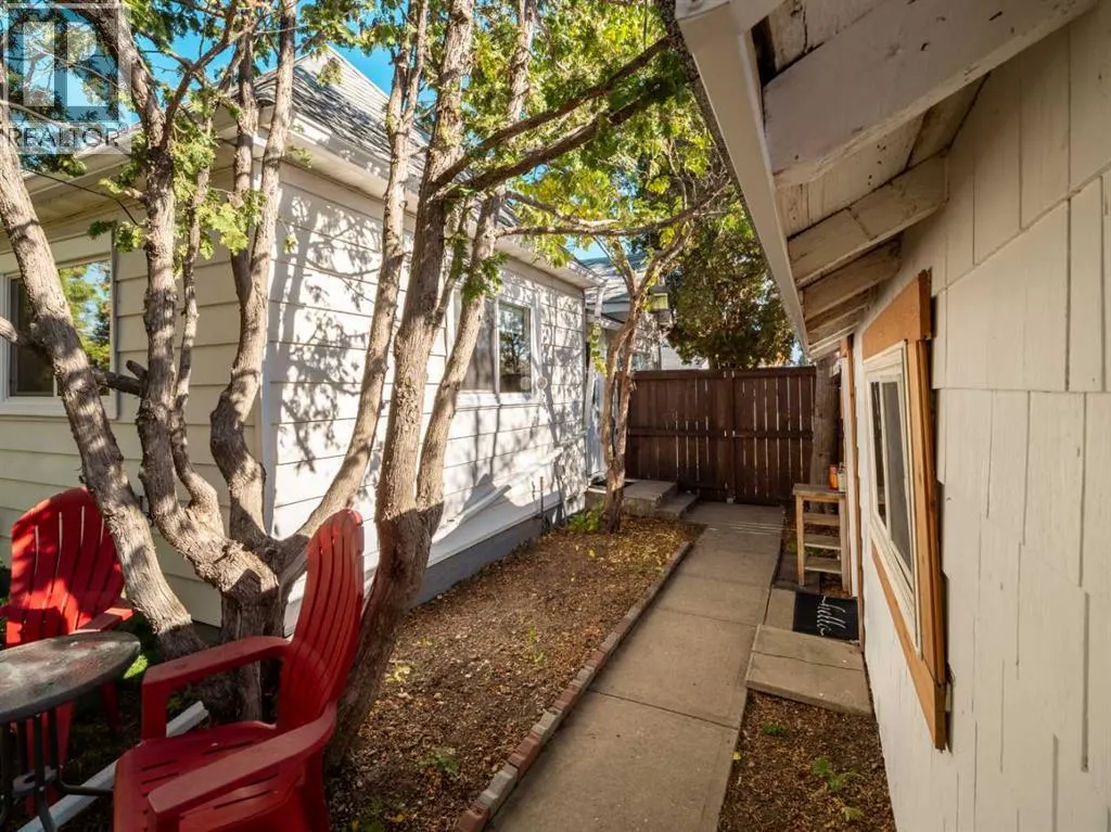 1306 9 Street N