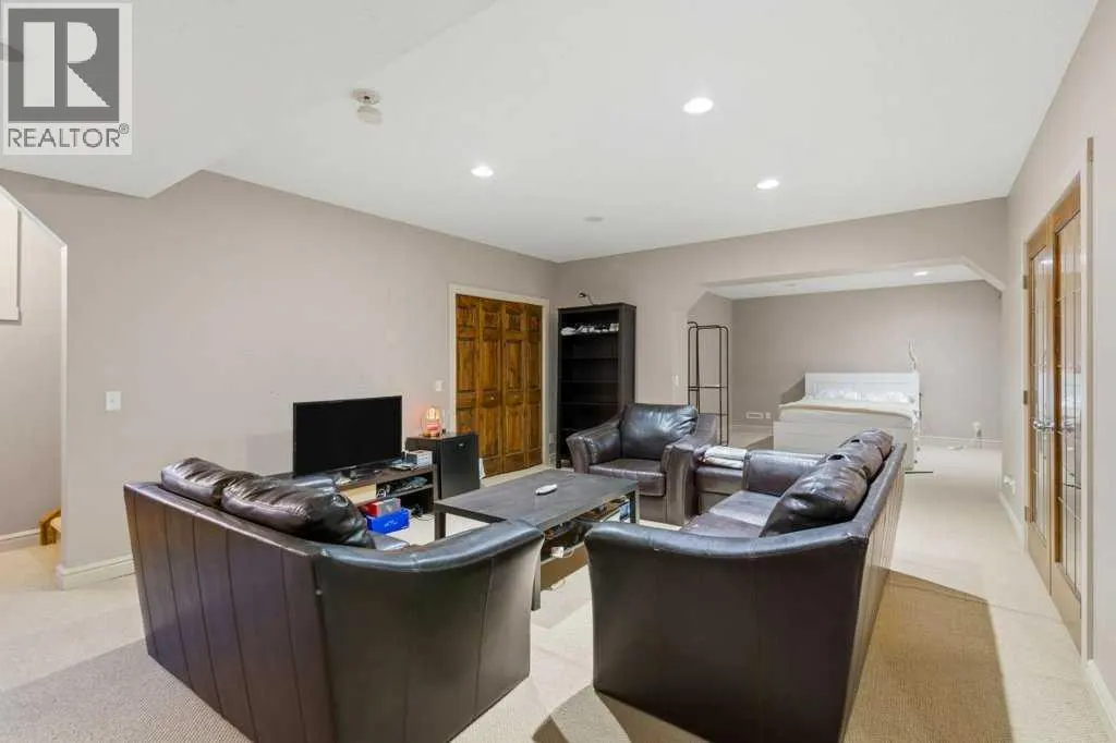 30 Aspen Stone Road SW