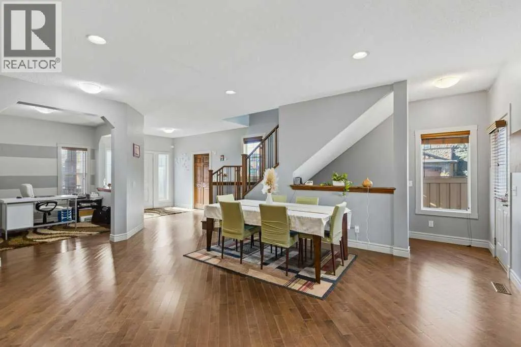30 Aspen Stone Road SW