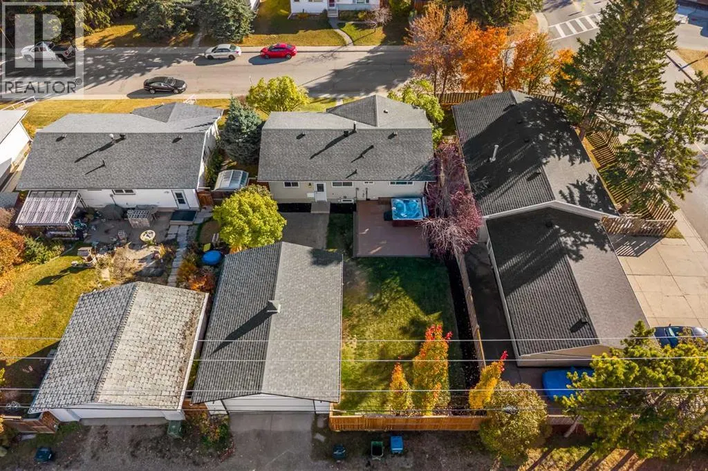 907 Canfield Crescent SW
