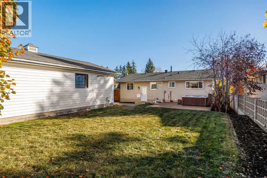 907 Canfield Crescent SW