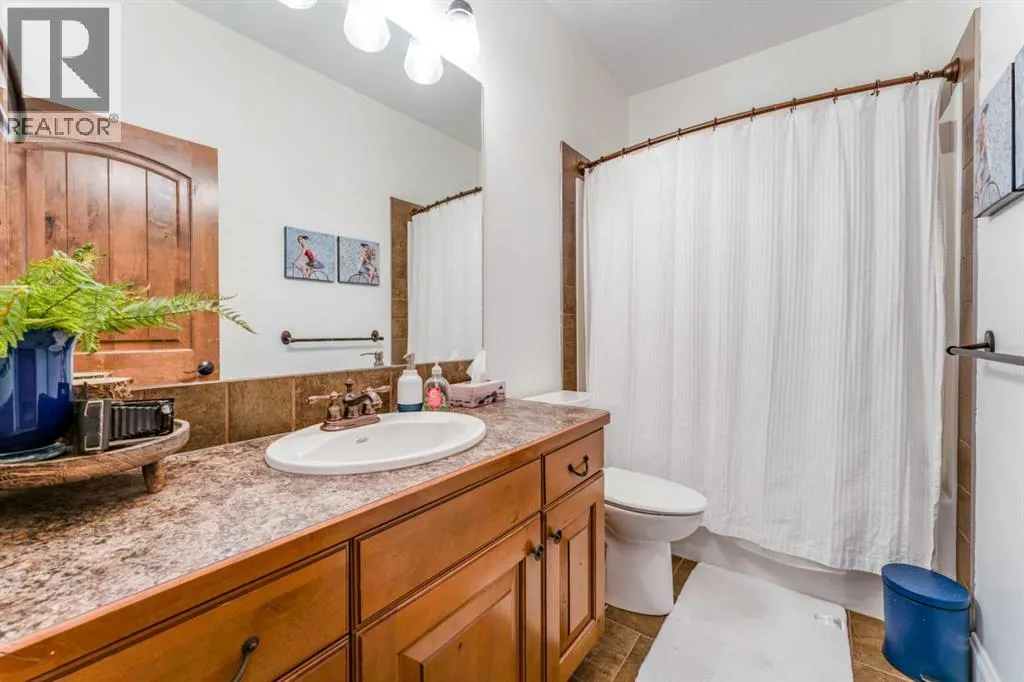 #3-5302 19 Avenue