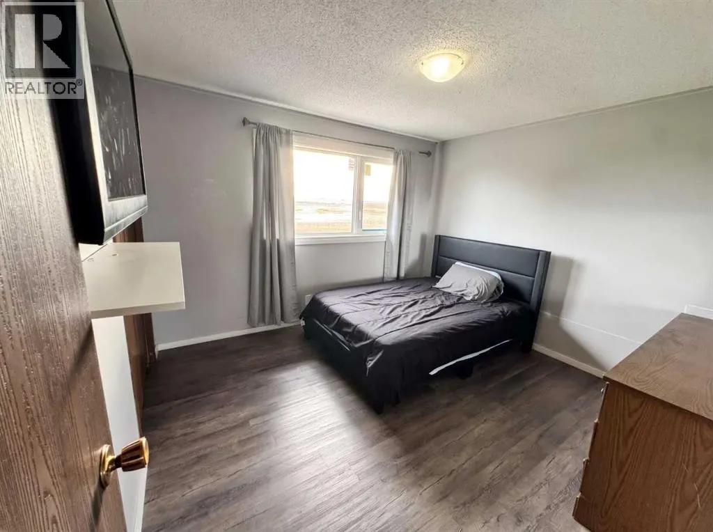 #26, 142041 200 Range Road