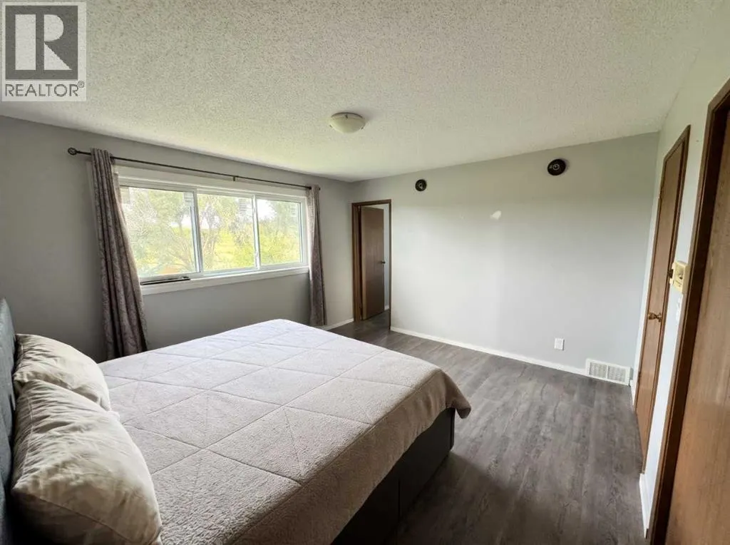 #26, 142041 200 Range Road