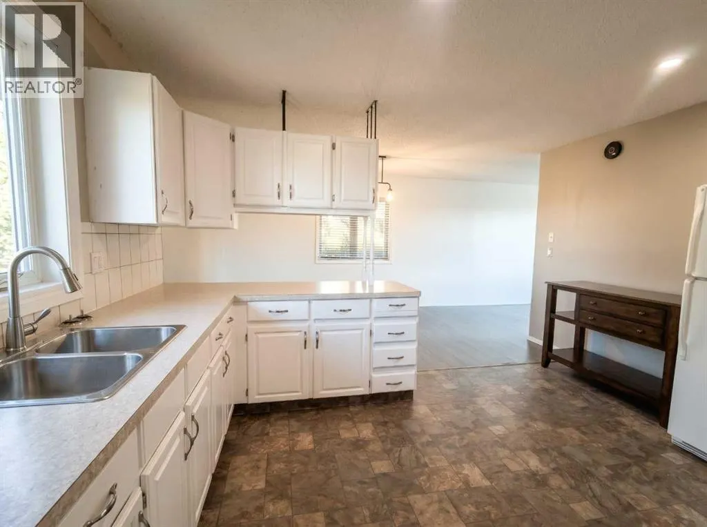 #26, 142041 200 Range Road