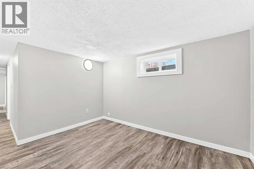 2016 46 Street SE