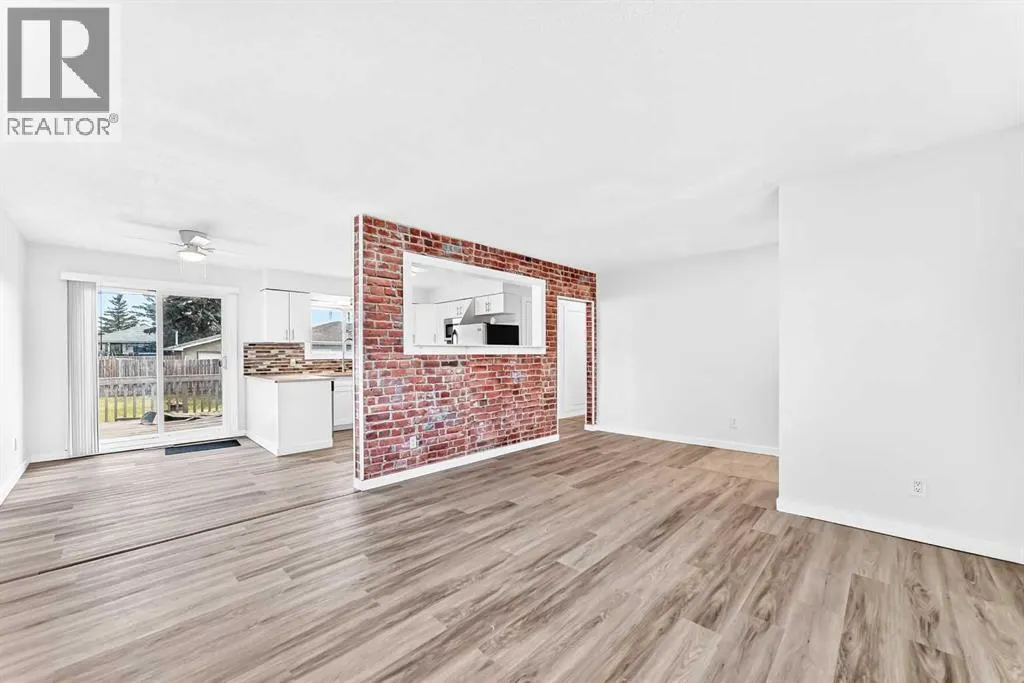 2016 46 Street SE