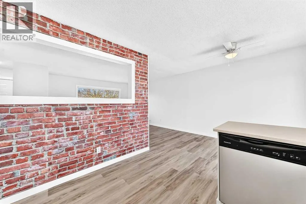 2016 46 Street SE