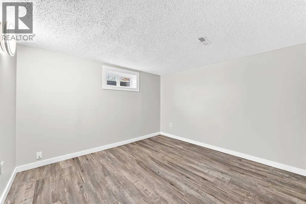 2016 46 Street SE