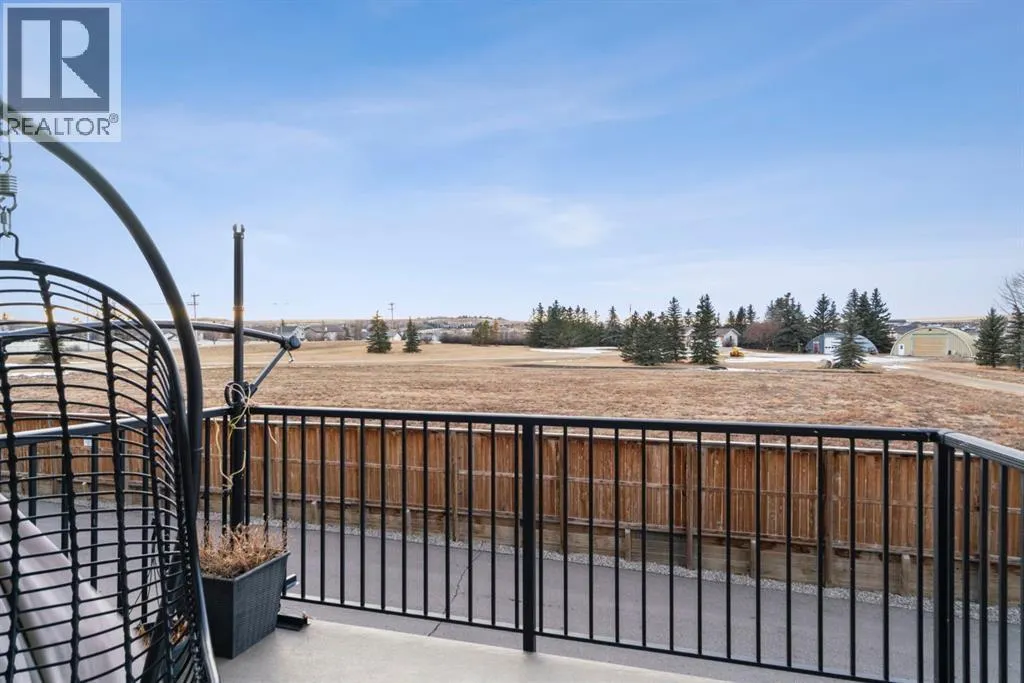 2001, 280 Williamstown Close NW